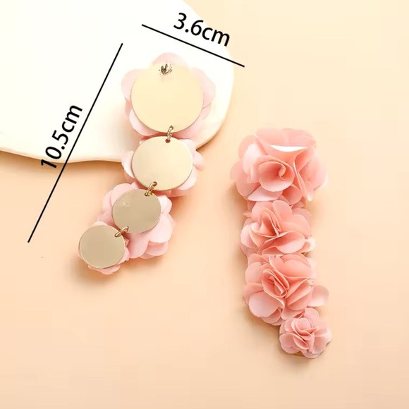 Jiselé - Elegant Pink Lace Fabric Flower Drop Earings - Picture 6 of 8